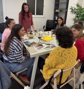 Grupo Arteterapia en Cerdanyola: un espacio para crear y crecer 4 proceso creativo en grupo arteterapia en Cerdanyola